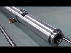 محرك طفرة مزدوج من نوع Bimetallic Extrusion Screw Conical Twin Screw Extruder لجهاز طفرة البلاستيك